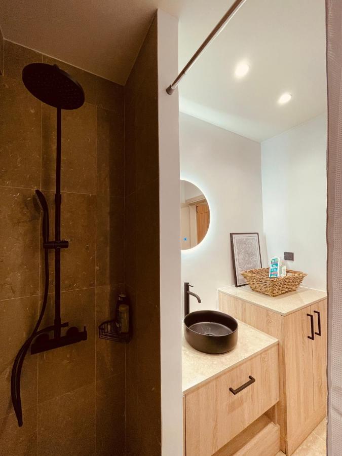2 Bedroom Apt - Live Like A Local In Kolonaki Афины Экстерьер фото