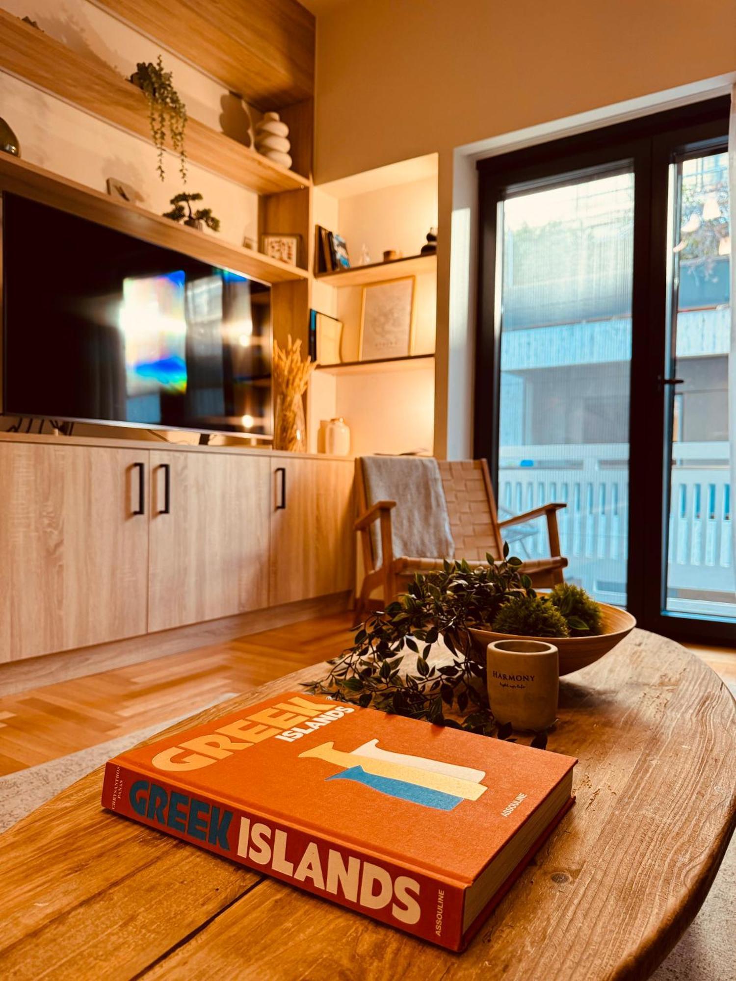 2 Bedroom Apt - Live Like A Local In Kolonaki Афины Экстерьер фото